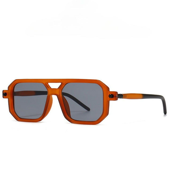 Oranje vierkante zonnebril met blauw licht filter. Moderne unisex oversized zonnebril voor stijl en comfort.