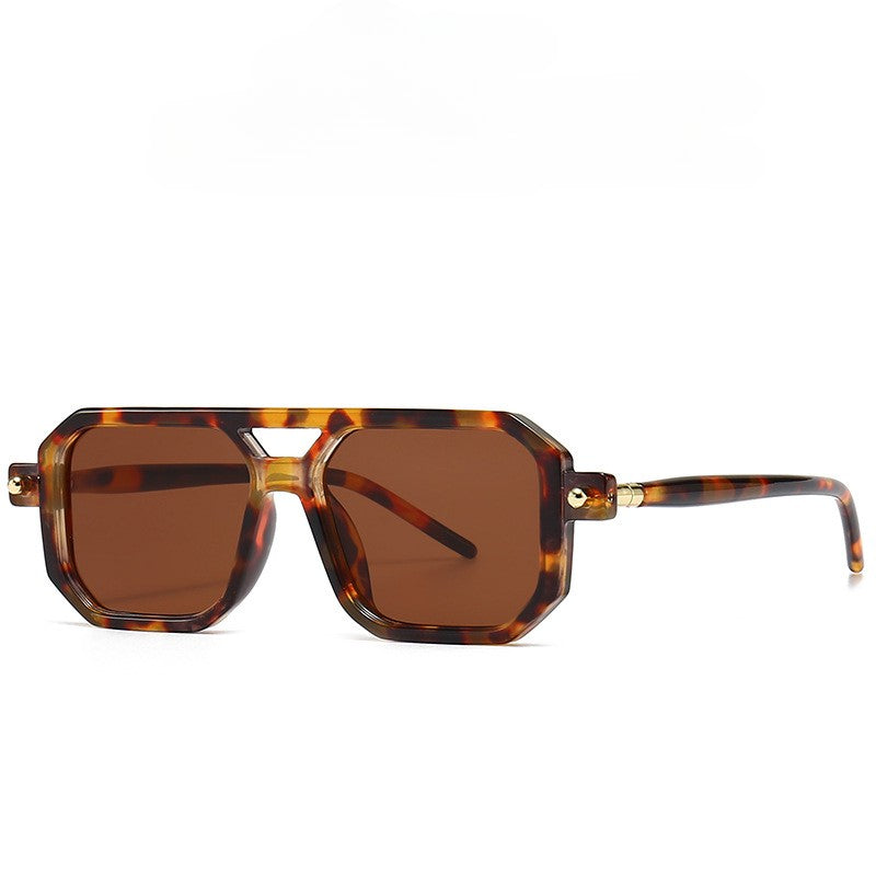 Luipaardprint retro vierkante zonnebril unisex, met blauw licht filter. Perfect voor een unieke look.