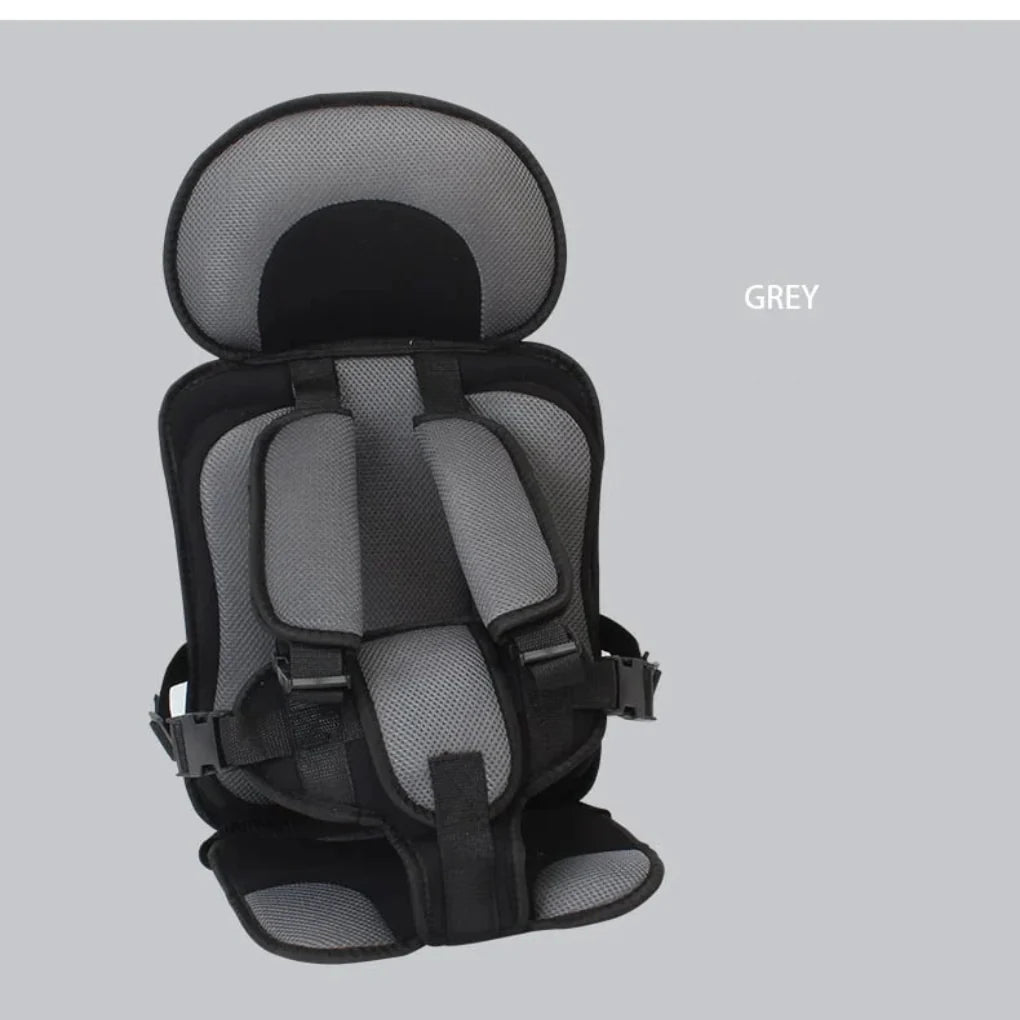 Veilig kinderautostoeltje, ideaal voor familie-uitjes en lange reizen, eenvoudig verstelbaar.