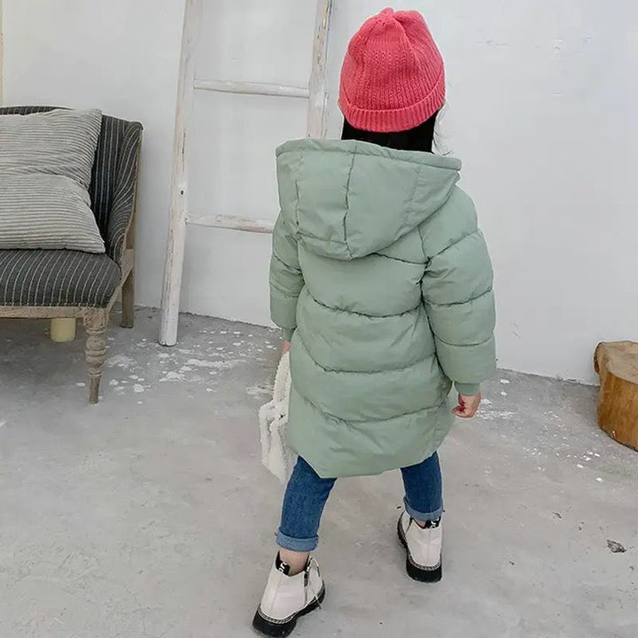 Meisjes winterjas met capuchon, stijlvol en beschermend; een must-have winterkleding item.