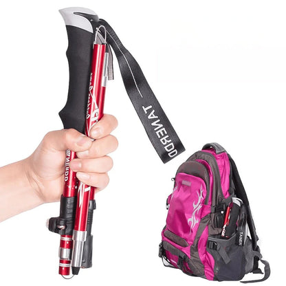 Verstelbare opvouwbare wandelstok met ergonomische handgreep en antislipvoet, ideaal voor avontuurlijke wandelingen.