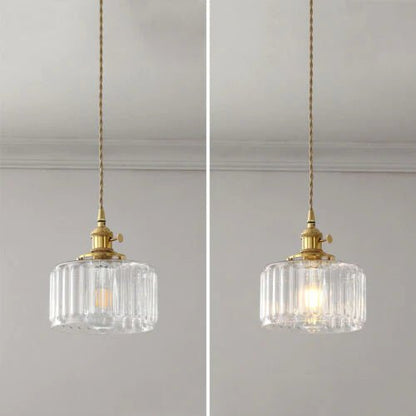 "Verstelbare vintage glazen hanglamp met chique uitstraling voor elegante interieurverlichting. Diameter 30 cm, hoogte 50-100