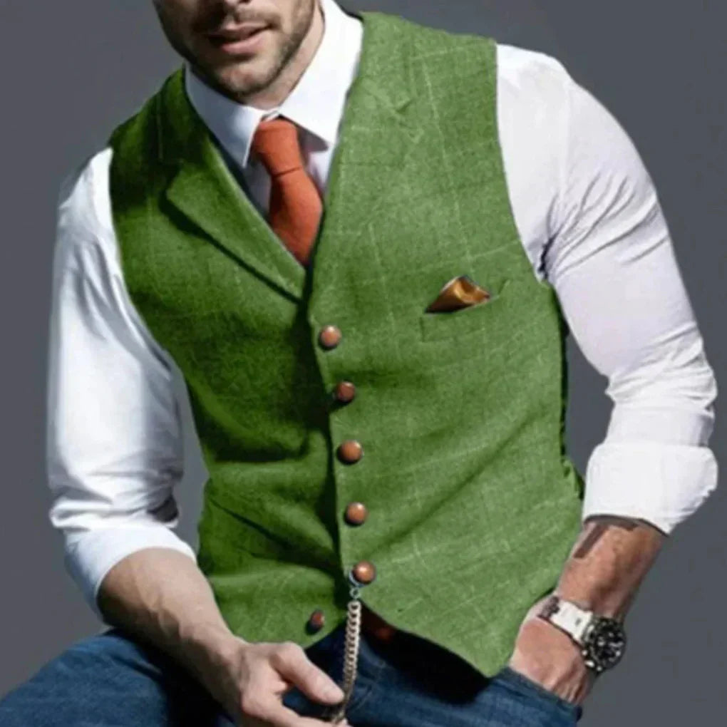 Detail van de stof van een stijlvol vintage herenvest, perfect voor casual chic mannenkleding en herfstmode.