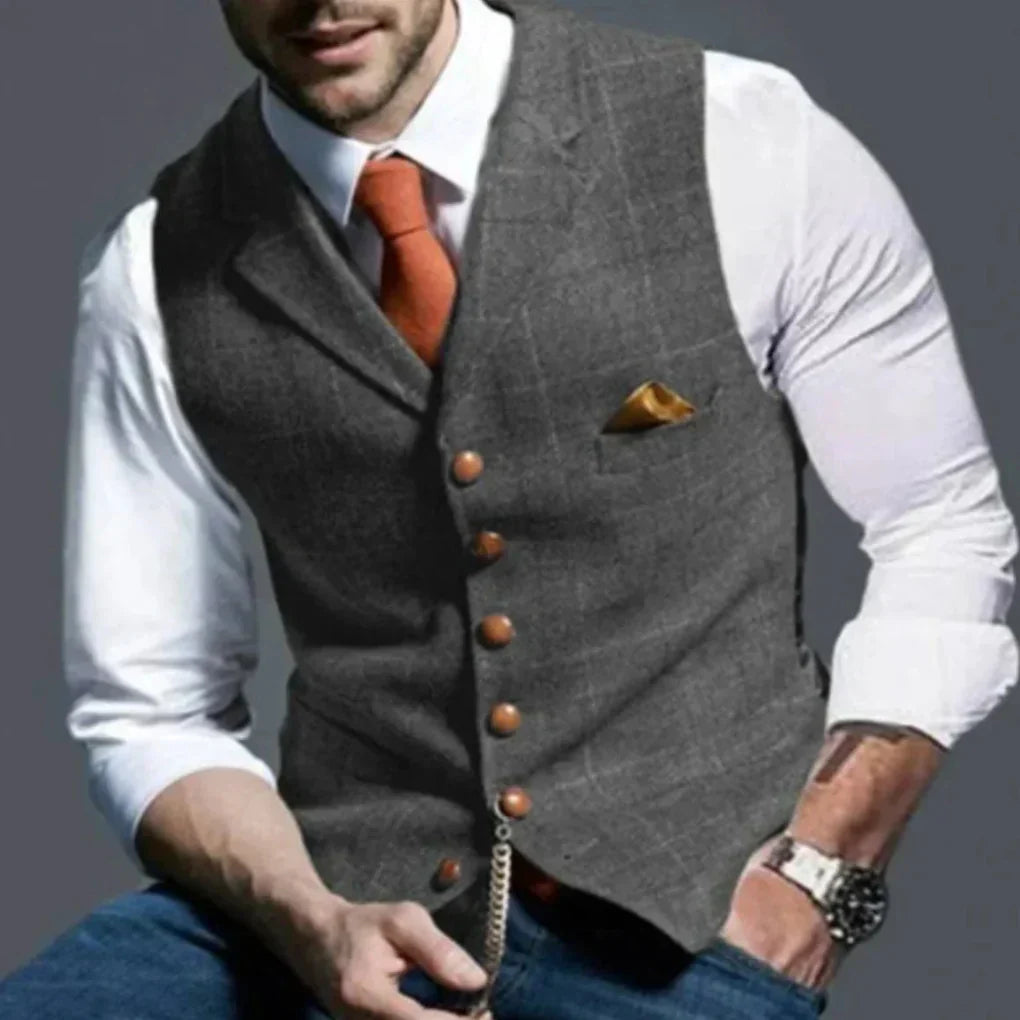 Gelaagd vintage herenvest, ideaal voor herfst- en wintermode. Klassiek en stijlvol voor elke man.