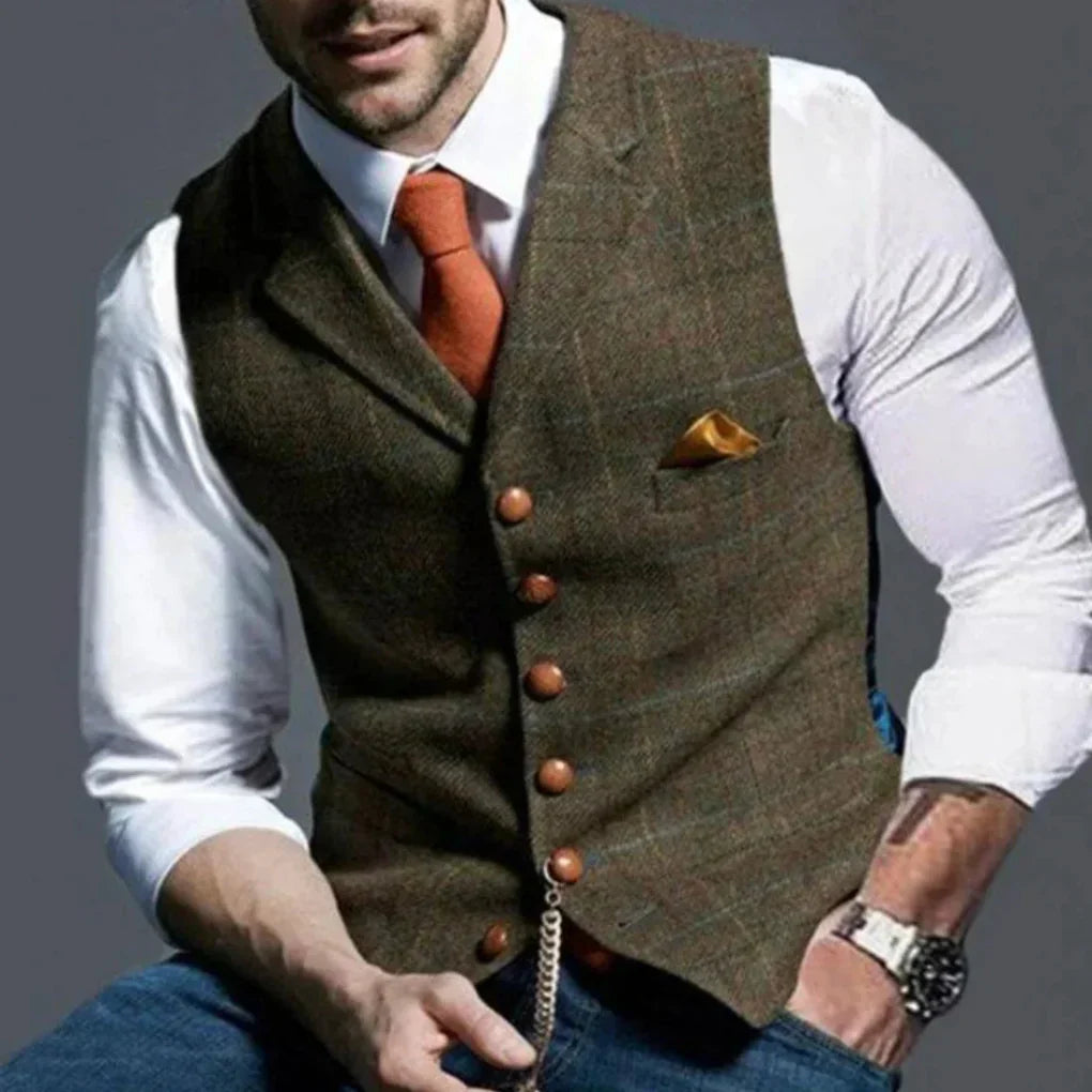 Plat gelegd vintage herenvest, tijdloos klassiek gilet voor mannen. Creëert een stijlvolle casual chic look.