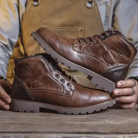 "Vintage leren herenlaarzen, robuust ontwerp, hoogwaardig leer, stevige zolen, bruin, perfecte pasvorm, stijlvolle uitstralin