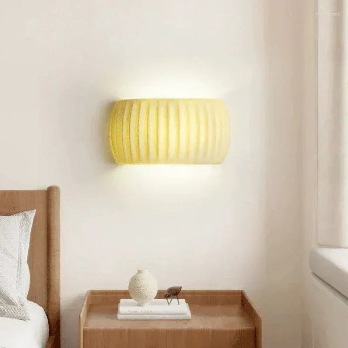 Energiezuinige moderne LED muurlamp, draagt bij aan een duurzaam huis.