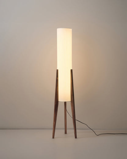 "Walnoot houten vloerlamp met modern design, sfeervolle verlichting en elegante houtnerf, hoogte 150 cm, donkerbruin."