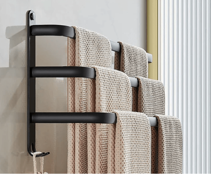 Opvouwbare handdoekhouder voor badkamer, wandgemonteerd aluminium rek, modern en praktisch.