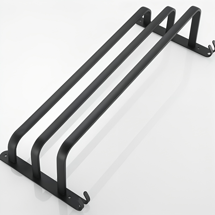 Zwart aluminium handdoekhouder wandrek, flexibel design voor efficiënt opbergen in de badkamer.