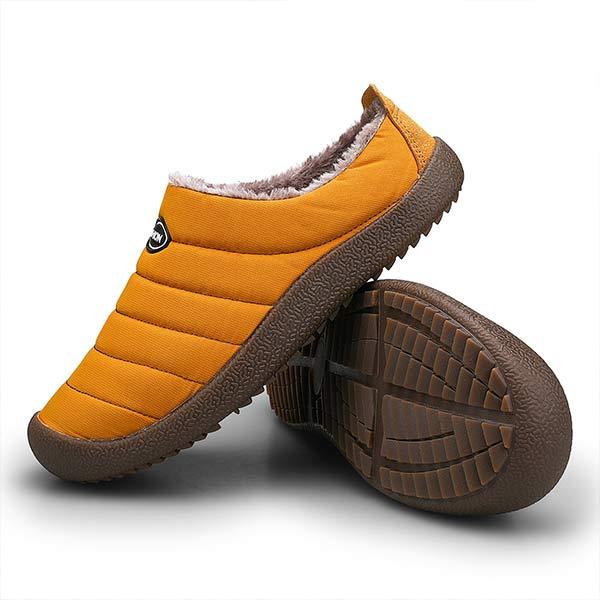 Heren comfort sloffen, met zachte fleece voering, voor ontspannen momenten na een lange dag.