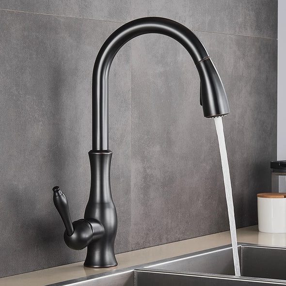 Glanzend chroom uittrekbare keukenkraan, modern design voor elke spoelbak. Flexibel en praktisch.
