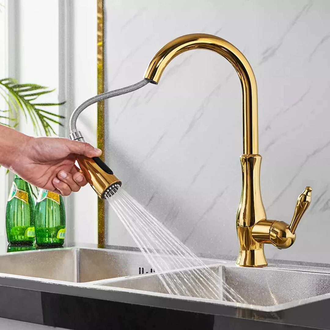 Uittrekbare keukenkraan, flexibel in gebruik voor afwas en vullen van pannen. Modern RVS design.