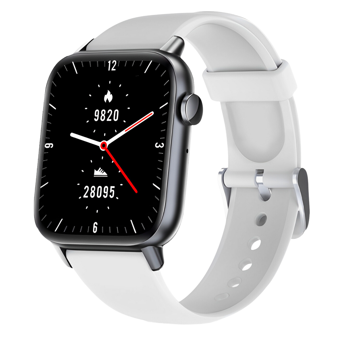 Man met waterbestendige unisex smartwatch op pols, toont activiteitstracking en fitnessdata.