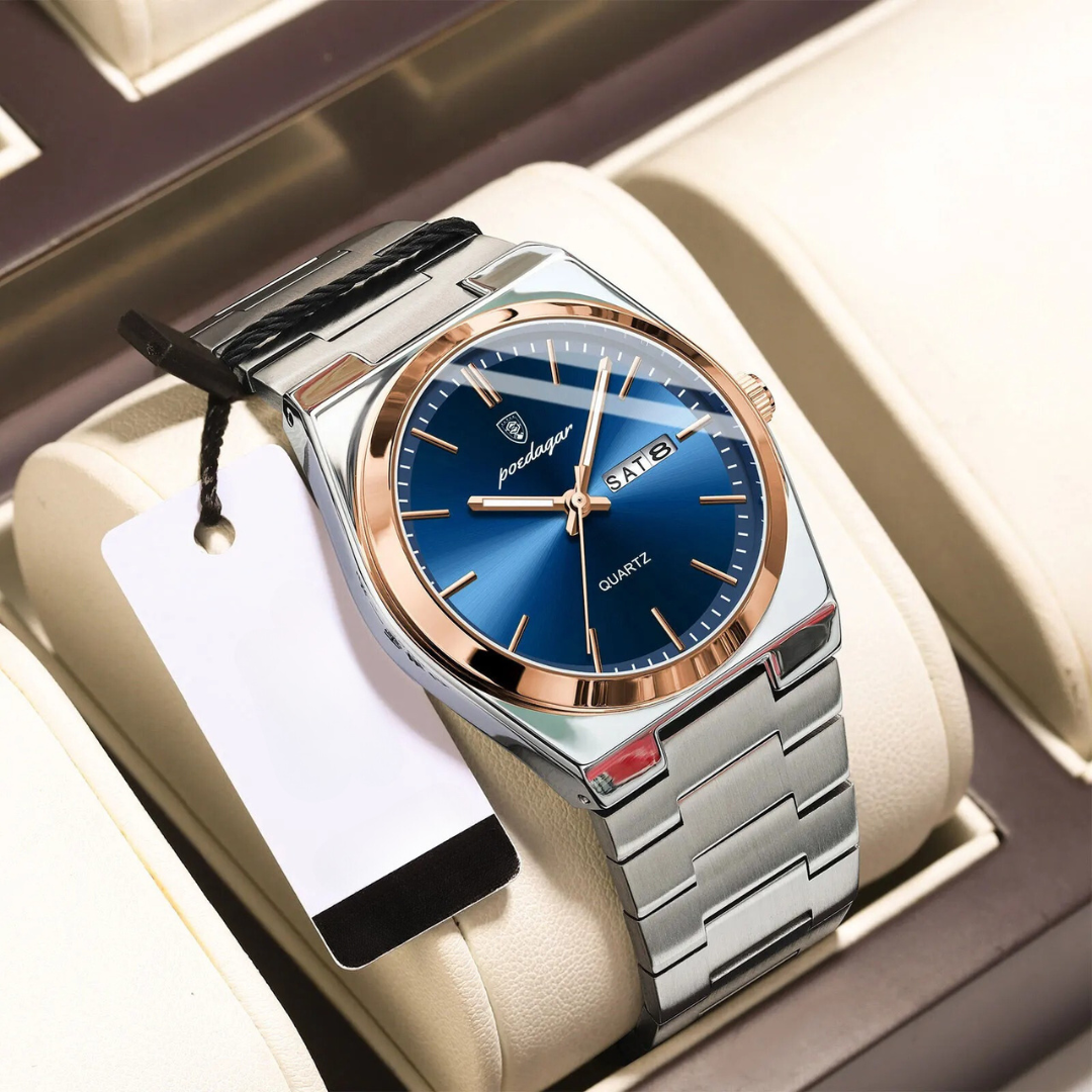 Elegant luxe herenhorloge van roestvrij staal op een donkere ondergrond, klaar om te dragen.