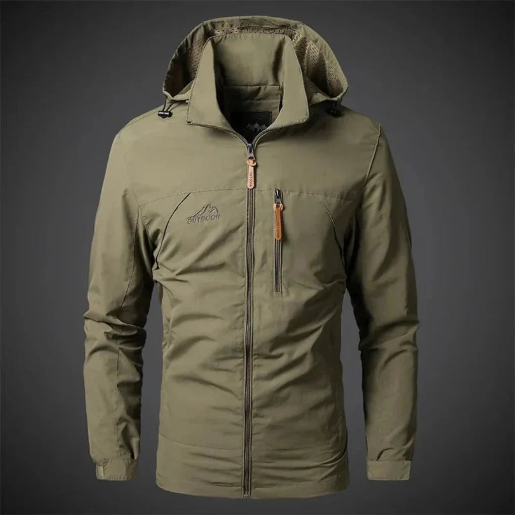 Detail van fullzip heren windjack. Ademend, waterdicht en sportief; geschikt als reisjas of zomerjack.