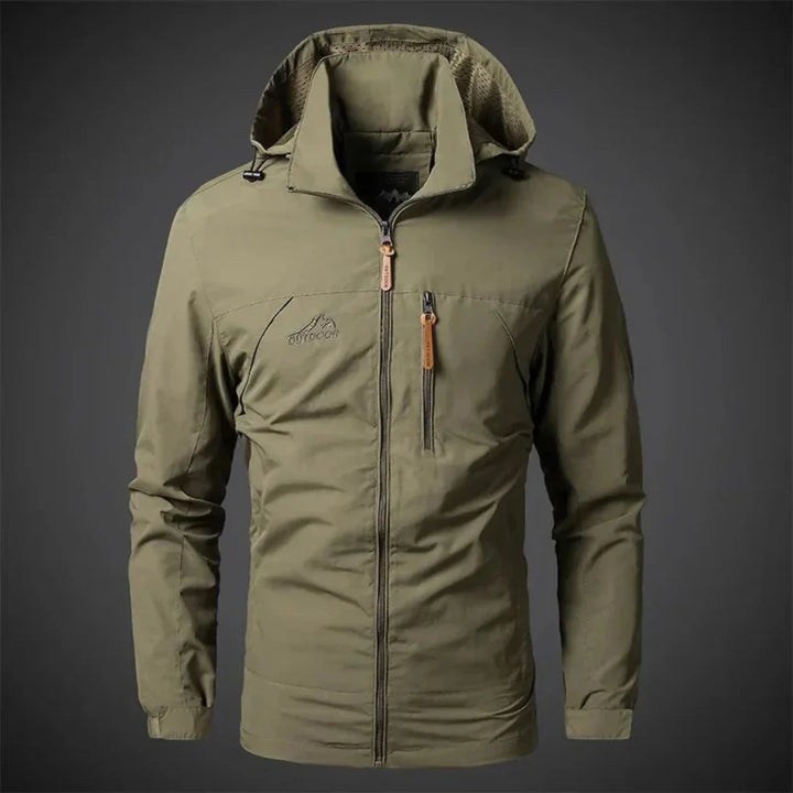 Detail van fullzip heren windjack. Ademend, waterdicht en sportief; geschikt als reisjas of zomerjack.