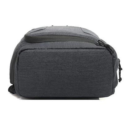 "Waterdichte cameratas met gevoerd interieur, aanpasbare indeling en comfortabele draagbanden, perfect voor fotografen."