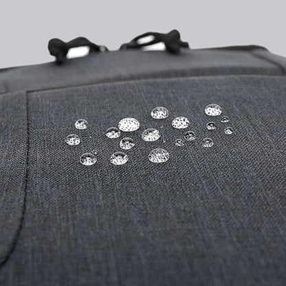 "Waterdichte cameratas met gevoerd interieur, aanpasbare indeling en comfortabele draagbanden, perfect voor fotografen."