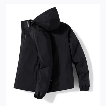 "Waterdichte lichtgewicht outdoor windbreaker heren, polyester met capuchon, ritsen en zakken, ideaal voor avonturen."