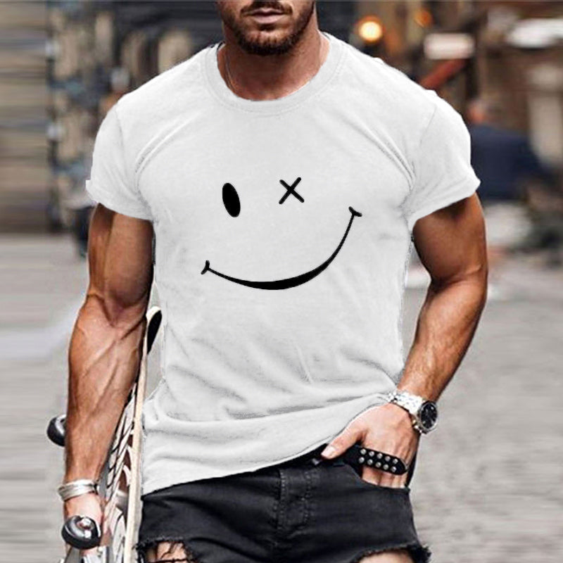 Uniseks t-shirt met grappige smiley print. Trendy casual top met ronde hals en korte mouwen. Vrolijke mode.