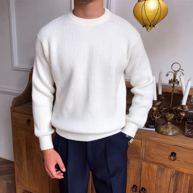 Trendy heren gebreide trui uit de nieuwe collectie, warm, stijlvol en comfortabel voor de aankomende winter.
