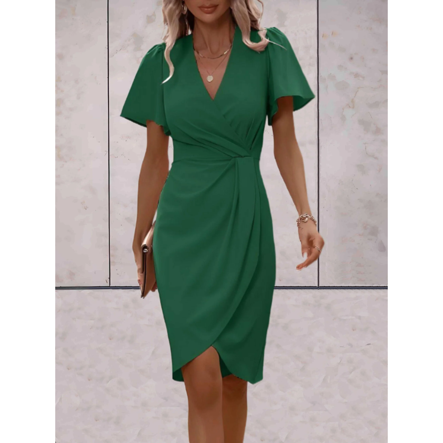 "Wikkeljurk met V-hals, flatterend ontwerp, elegante stijl voor feestelijke gelegenheden, accentueert silhouet, vloeiende mou