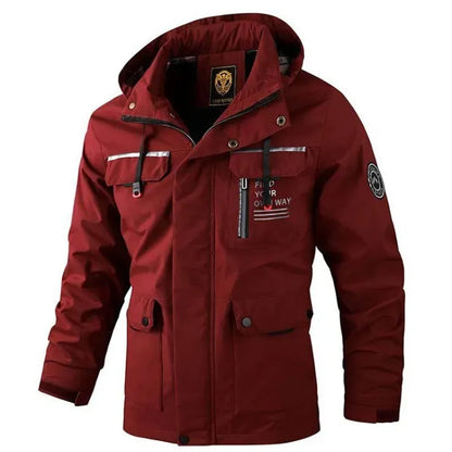 "Wind- en waterdichte winterjas met capuchon, damesmodel in rood, stijlvol en functioneel voor koud en nat weer."