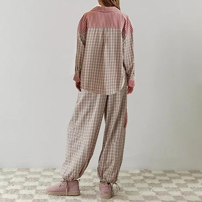 "Winterklaar dames pyjama set, vintage look, loszittend design, warme blauwe stof, comfortabel en stijlvol voor koude nachten