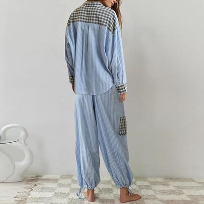 "Winterklaar dames pyjama set, vintage look, loszittend design, warme blauwe stof, comfortabel en stijlvol voor koude nachten