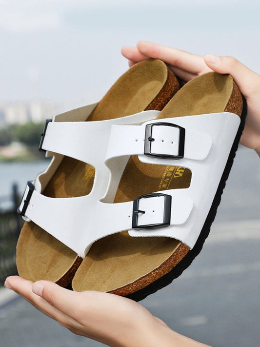 "Witte Adrien Sandalen van imitatieleer, stijlvol en comfortabel met ergonomische ondersteuning, perfect voor zomeroutfits."