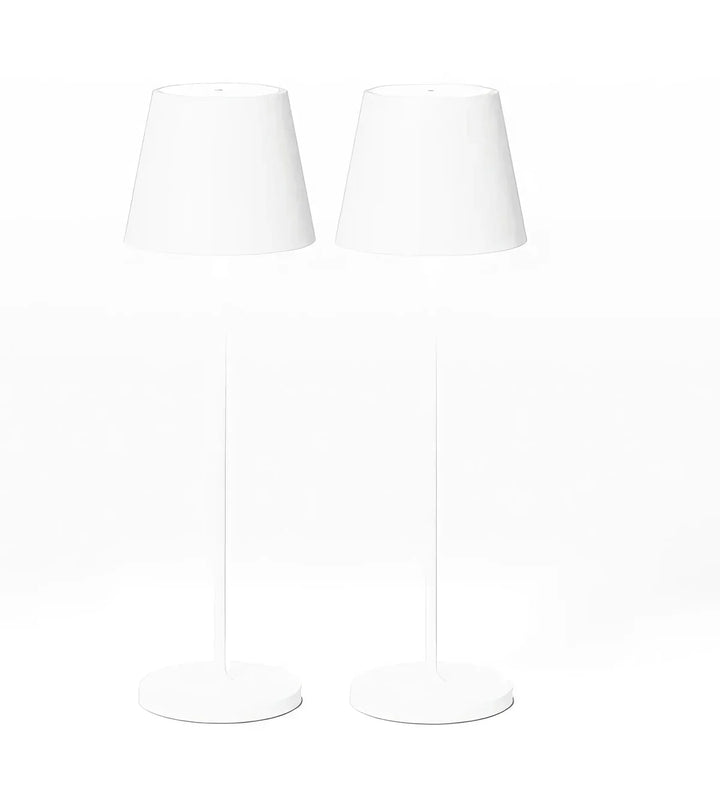 Compacte LumiAura draadloze LED tafellamp, dimbaar en robuust; ideaal voor gezellige avonden buiten op het terras.