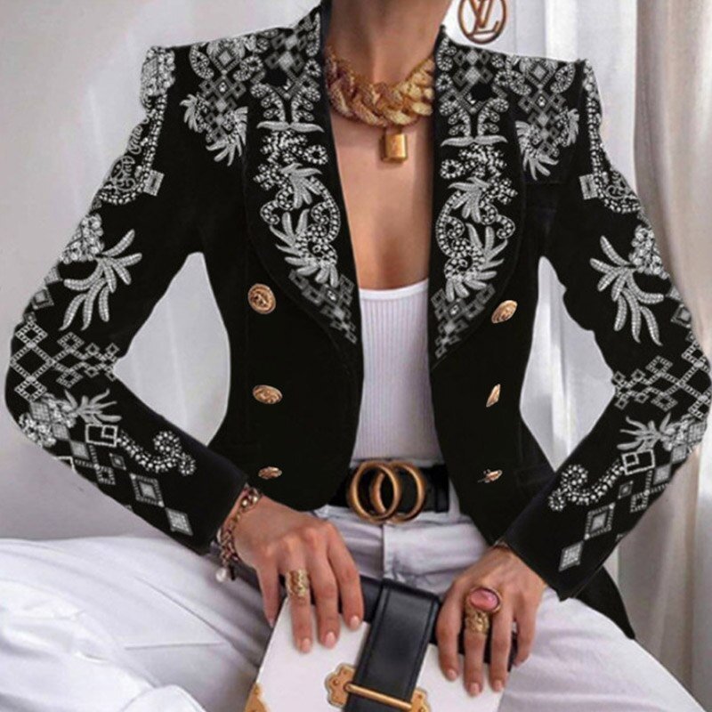 Dames blazer jas gedragen als onderdeel van een casual-chique outfit. Trendy en elegant jasje, veelzijdig voor dames.