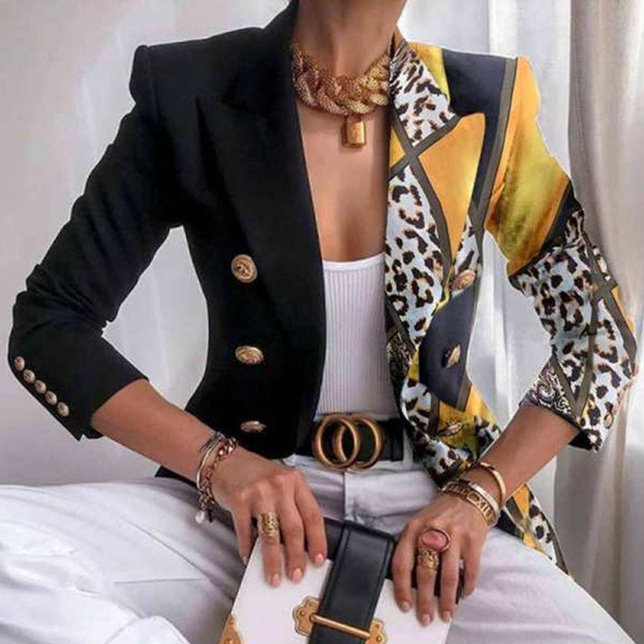 Moderne dames blazer jas voor een trendy outfit. Dit elegante jasje is veelzijdig in damesmode te combineren.