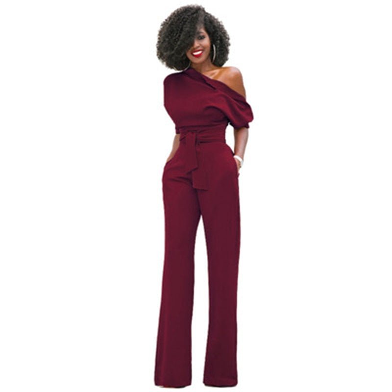 Dames jumpsuit Sofia, een effen bodycon model ideaal als feestkleding of zomeroutfit.