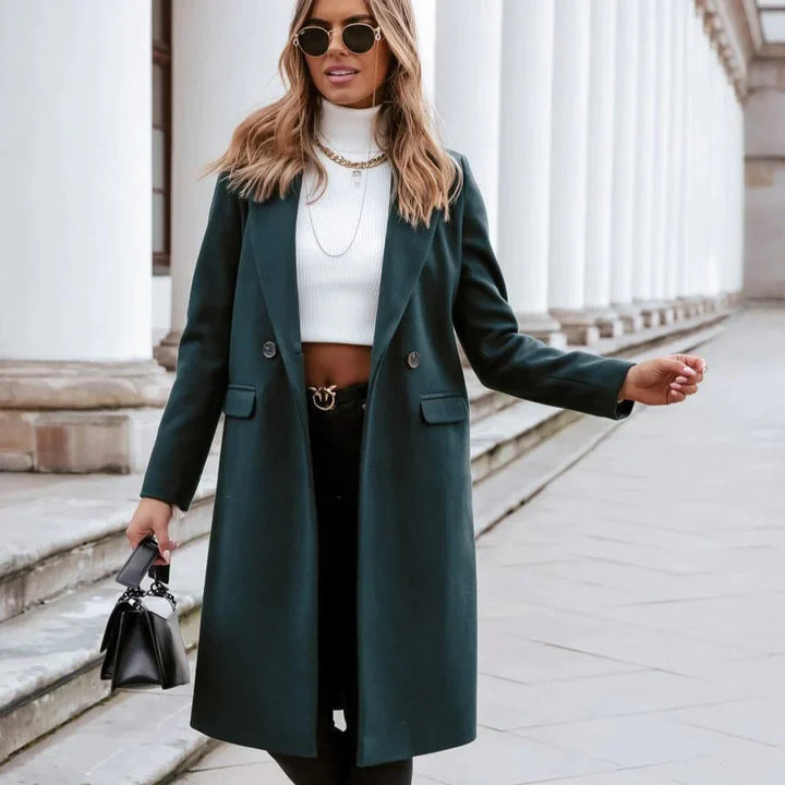 Groene dames winterjas Alina, overjas met tijdloze elegantie. Lange pasvorm voor extra warmte.