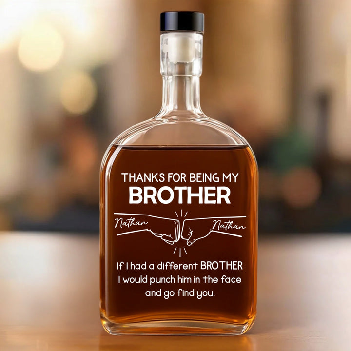 Elegante NoblePour glazen karaf, gepersonaliseerd met eigen tekst, perfect voor het serveren van wijn of whisky.
