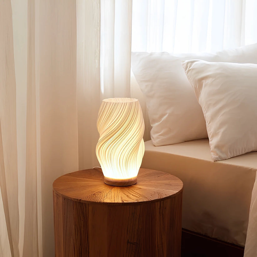 Stijlvolle LED spiraal tafellamp, dimbaar voor elke sfeer. Ideaal als leeslamp of decoratie.