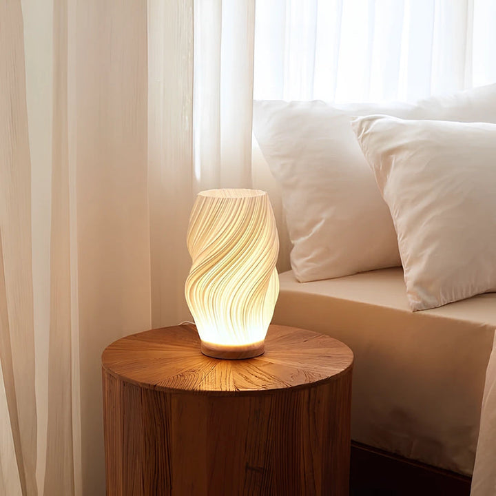 Stijlvolle LED spiraal tafellamp, dimbaar voor elke sfeer. Ideaal als leeslamp of decoratie.