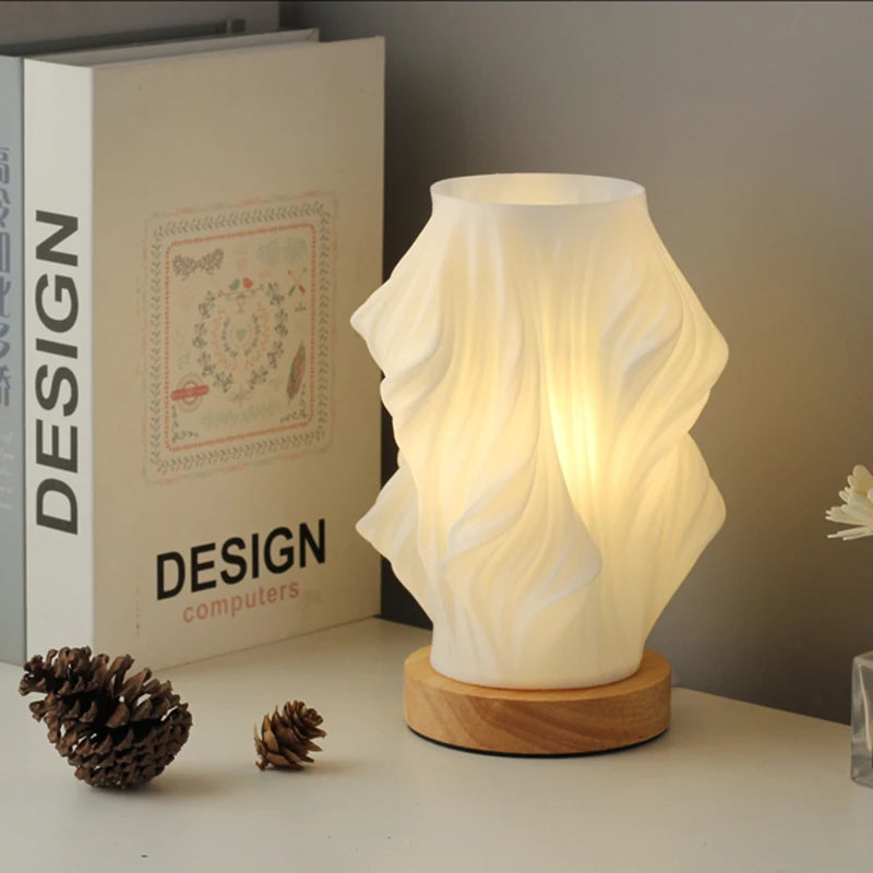 Dimbaar LED design tafellamp voor gepersonaliseerde sfeer. Kies uit spiraal, golven of wolken vorm.