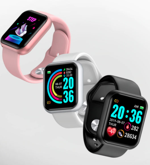 PulseOne smartwatch met helder display toont stappenteller functie; perfect voor actieve fitness tracking.