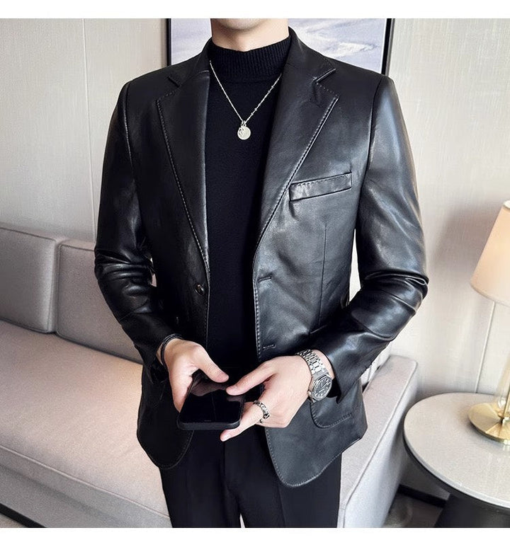Elegante bruine leren heren blazer met tijdloze pasvorm, ideaal voor zowel formele als casual gelegenheden.