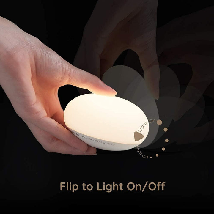 Draagbaar oplaadbaar nachtlampje van siliconen, ideaal voor borstvoeding en sfeerverlichting in de babykamer.