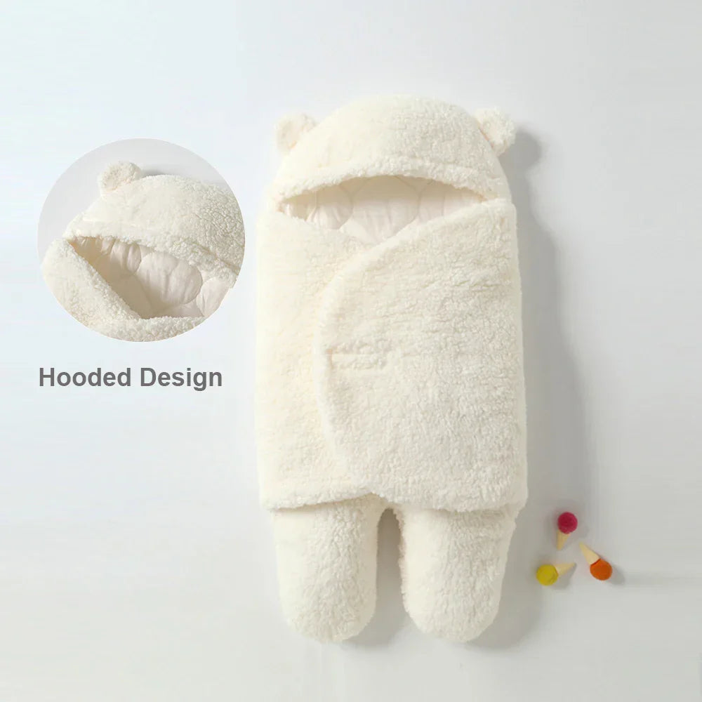 "Zachte baby wikkel deken in pasteltinten, houdt je baby warm en knus in de winter, gemaakt van huidvriendelijk materiaal."
