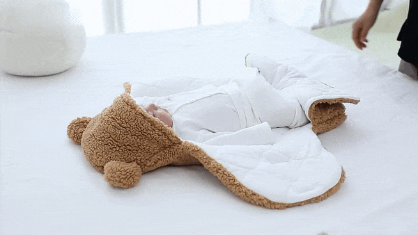 Veilige en geborgen katoenen baby wikkeldoek, ademend en zacht voor pasgeboren comfort.