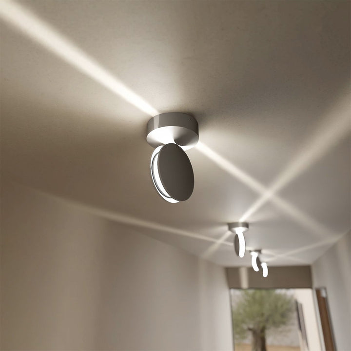 Feestverlichting: 360° LED projector spotlight creëert een dynamische, kleurrijke lichtshow voor elk feest.