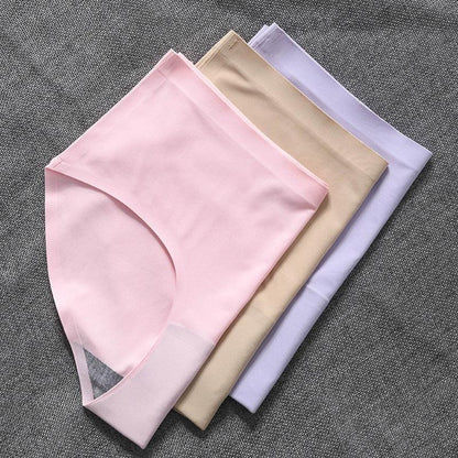 "Zijdezacht naadloos ondergoed in diverse kleuren, geen zichtbare lijnen, comfortabel en ademend voor dagelijks gebruik."