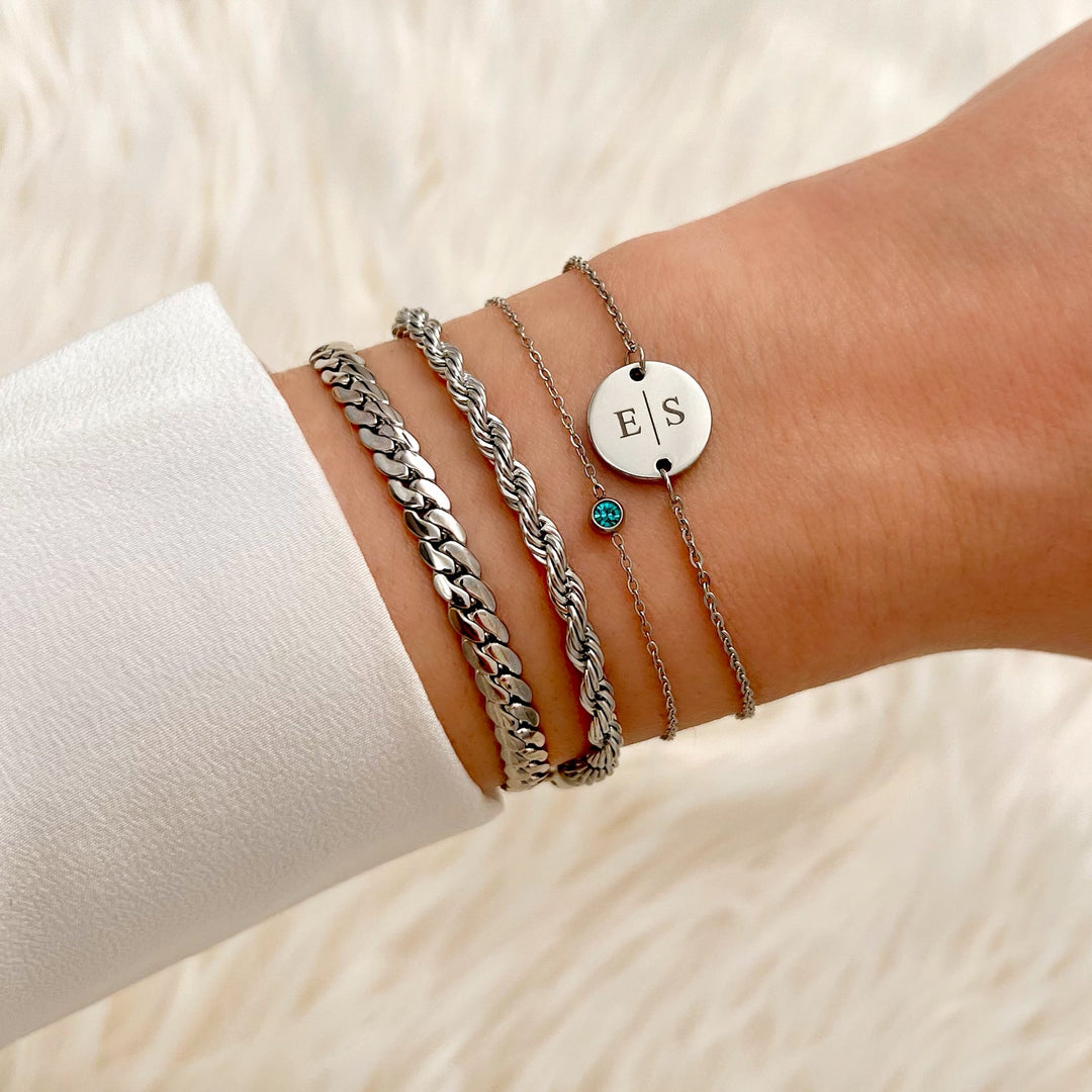Persoonlijke gouden armband, perfect cadeau voor verjaardagen of andere speciale gelegenheden.