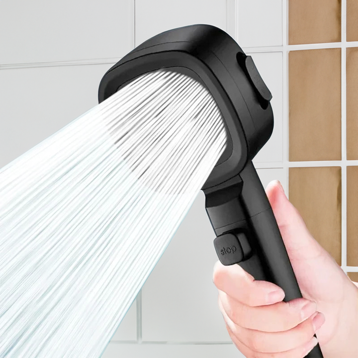Waterbesparende luxe douchekop met filter voor zuiver water; ergonomisch design, perfect voor elke badkamer.