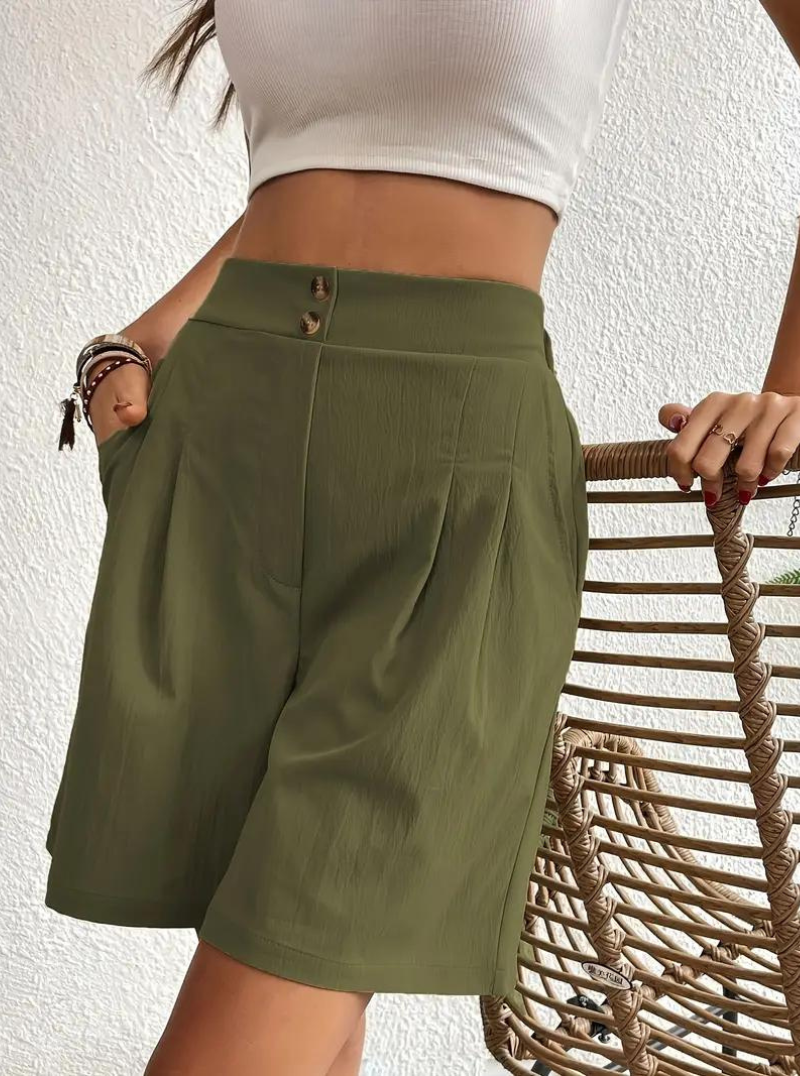 "Zomershort met plooien, hoge taille, zakken en luchtige pasvorm, ideaal voor elegante, comfortabele zomerse look."